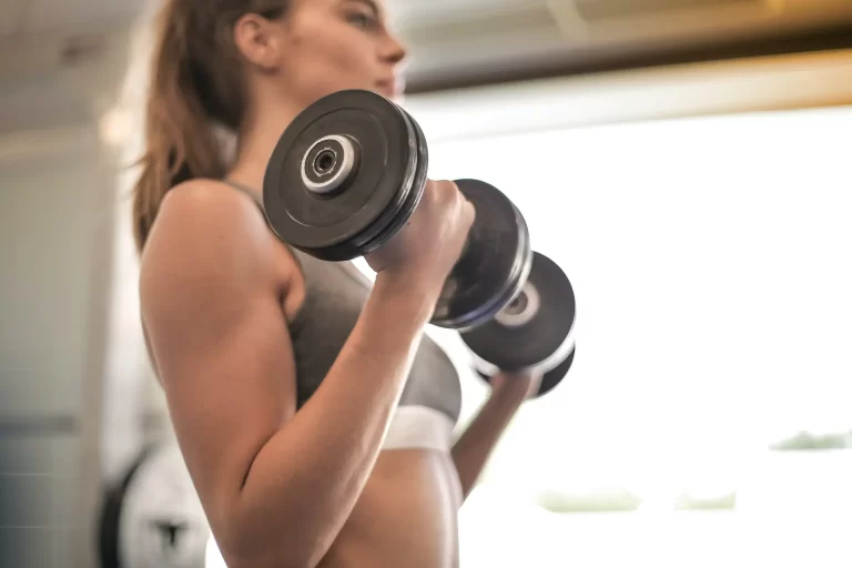 5 Effective Dumbbell Exercises for a Stronger, Leaner Back